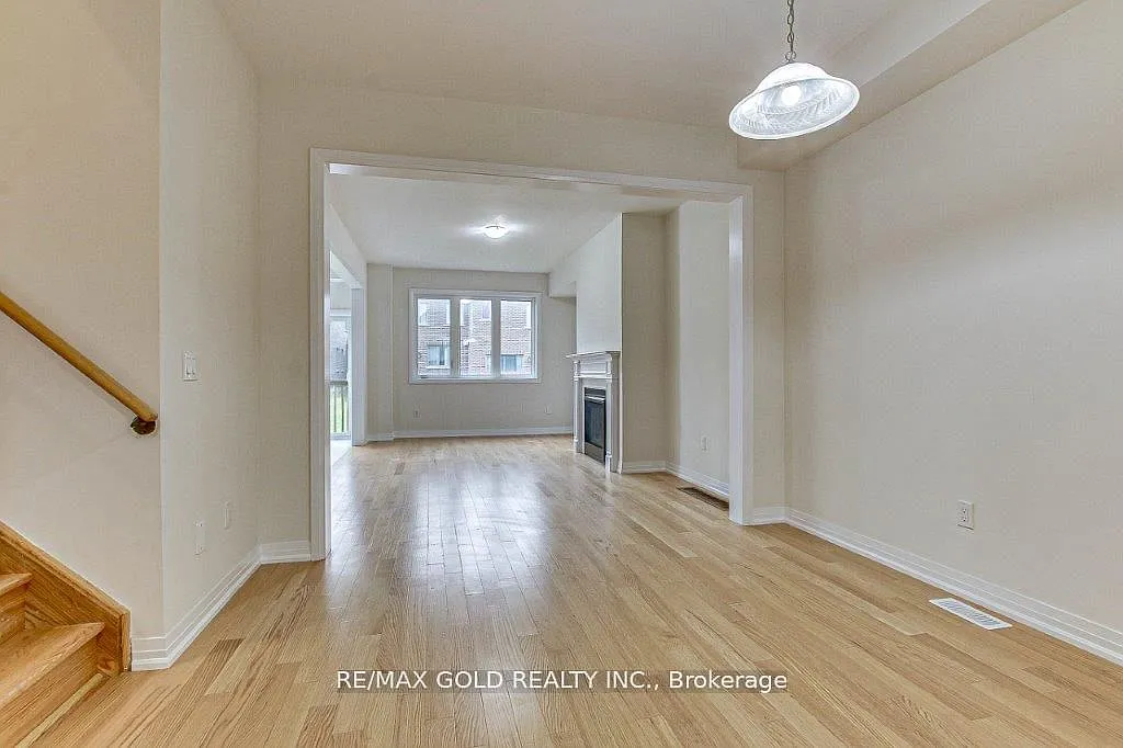 3 bed, $2,499 — Photo 2