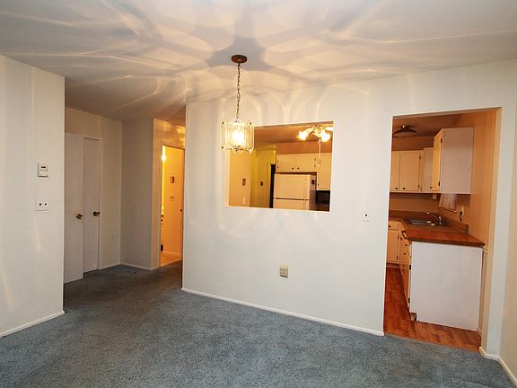 5th image of 180 Columbine Avenue #B