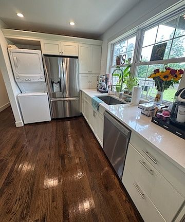 2nd image of 33 Stanhope Rd #1
