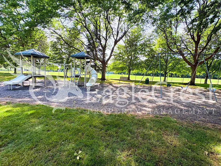 1211 Yellowhawk Way #B — Photo 32