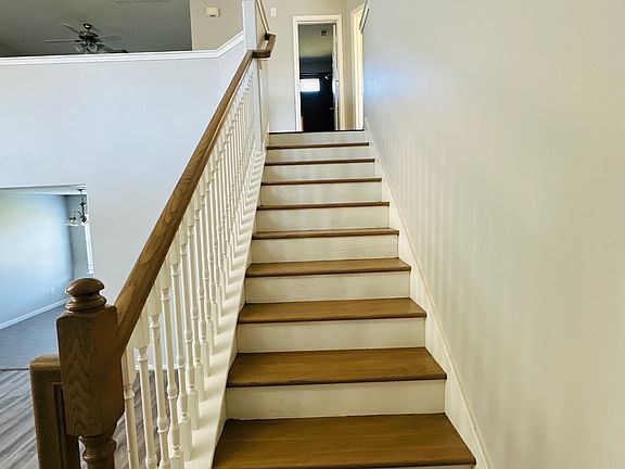 3rd image of 1403 Baychester Ln