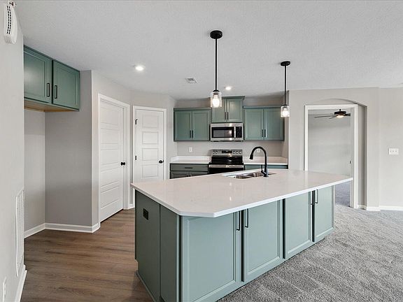4th image of 602 Foxhill Dr #10-204