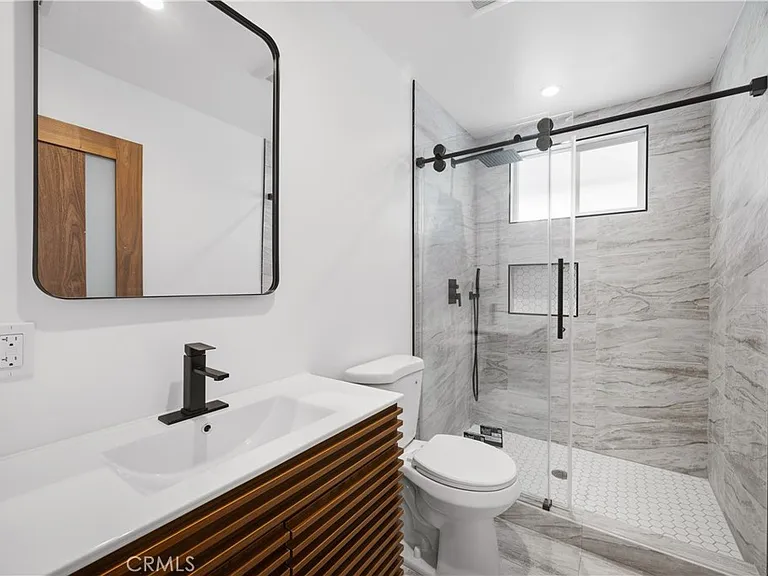 10051 Amestoy Ave — Photo 11