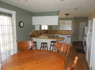 102 1st St, Wellston, OK 74881