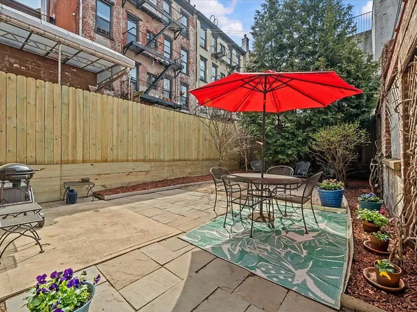 660 Dean St APT 1, Brooklyn, NY 11238