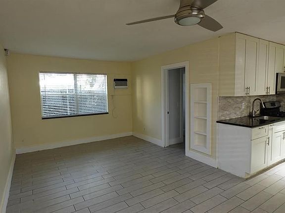 4th image of 321 N K St APT 3