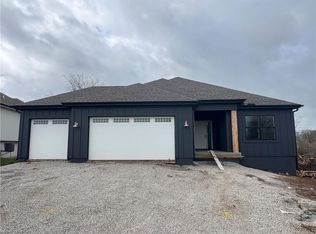 11717 E 231st St, Peculiar, MO 64078