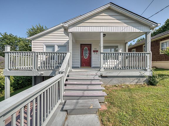 3rd image of 1113 Arlington Ave