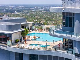 1000 Brickell Plz
