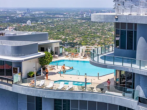 1000 Brickell Plz #2709 Photo 1