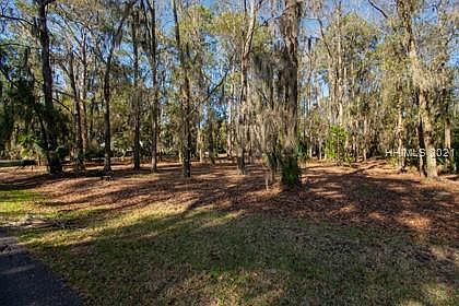 4th image of 18 Peninsula Dr