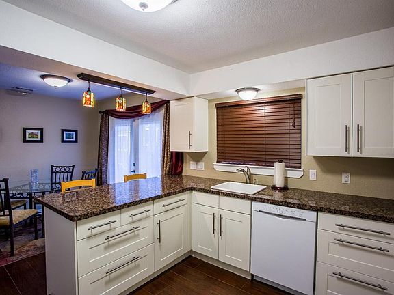 3rd image of 146 Rainier Cir