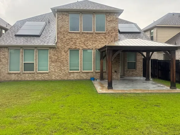 2436 Valley Ln, Carrollton, TX 75010