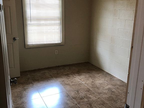 5th image of 711 27th St #21
