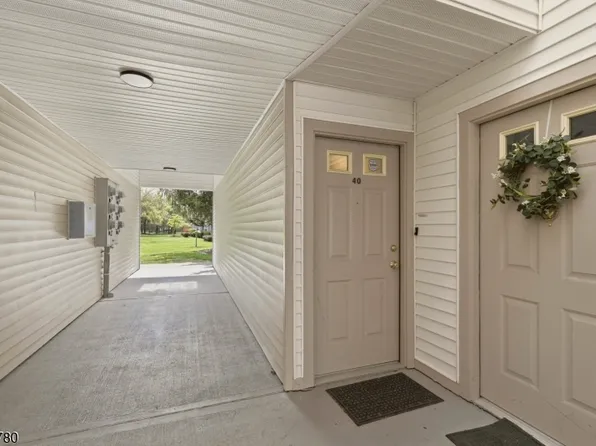 40 Loch Ln, Roxbury Twp., NJ 07852