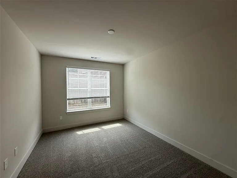 District on the Etowah Apartments — Photo 1172