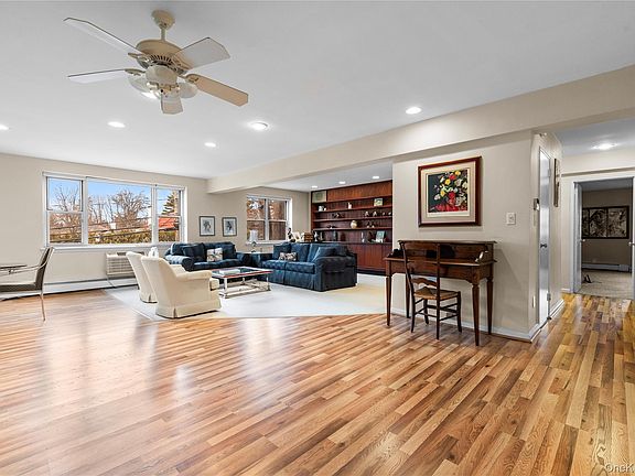 5th image of 25 Chapel Place #2L