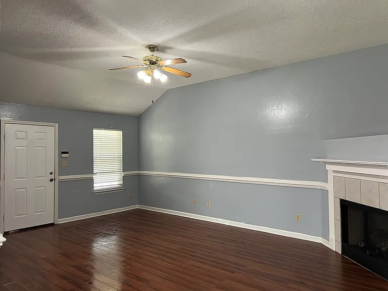 5827 Alexandria Ln — Photo 2