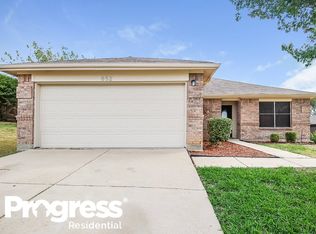 852 Beaver Creek Dr, Burleson, TX 76028