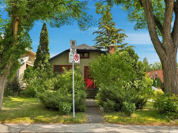902 4th AVENUE N, Saskatoon, SK S7K 2N6