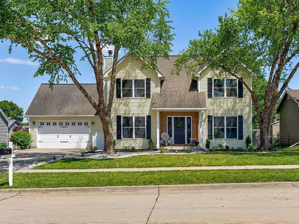 1st image of 817 SE Rio Cir