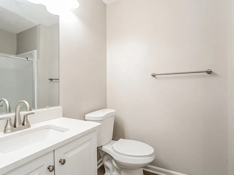 910 Milkfarm Ct — Photo 11