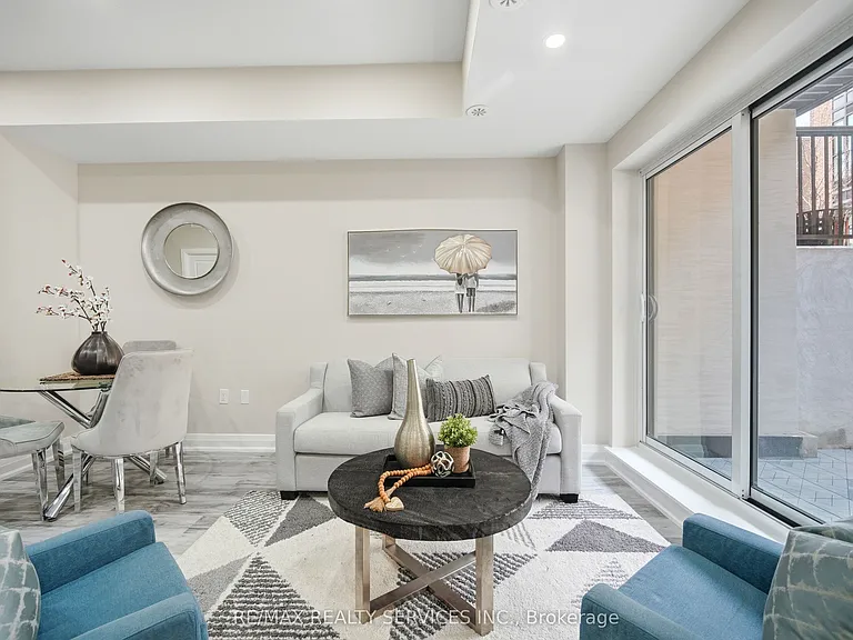 26 Coles Ave #302 — Photo 8