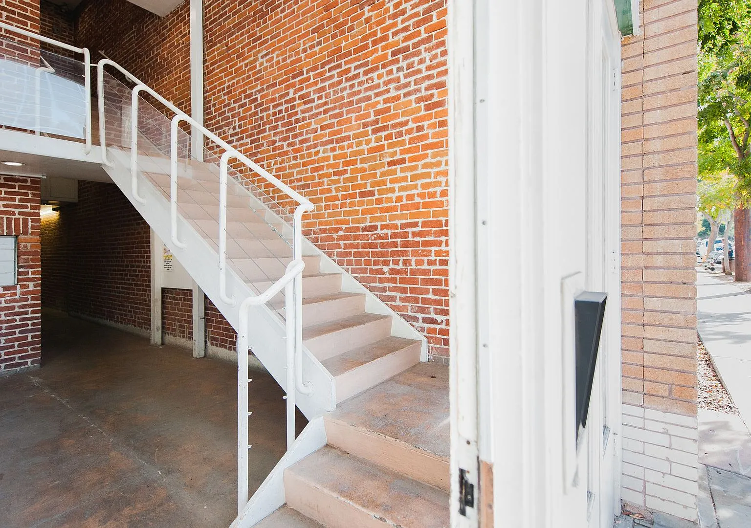 Daisy Studios & Lofts — Photo 3
