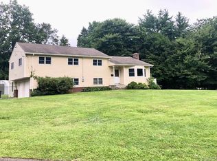 473 Pepper Ridge Rd, Stamford, CT 06905