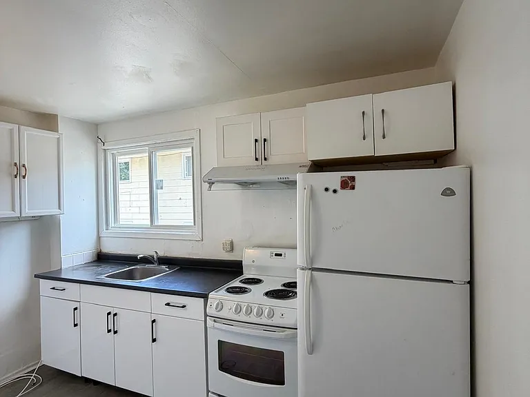 312 Hill St — Photo 2