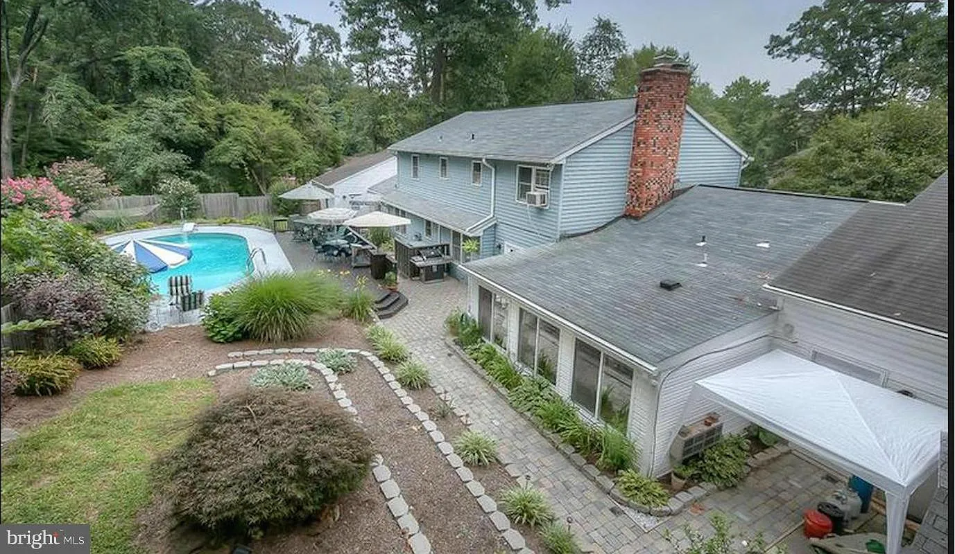 8201 Connors Ln photo 1