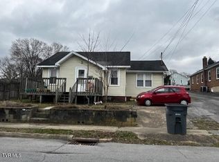 1371 Warpath Dr, Kingsport, TN 37664