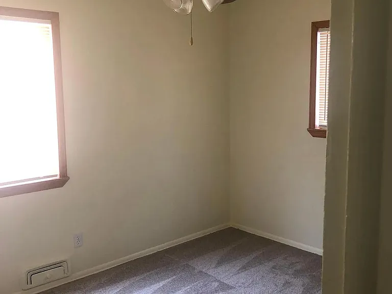 1295 S Forest St — Photo 4