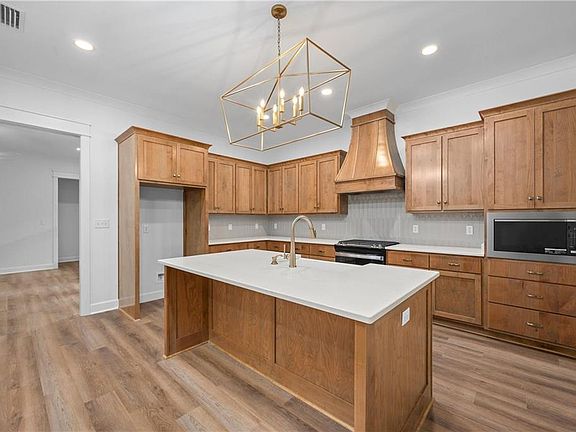4th image of 6346 Hillcrest Trace Dr