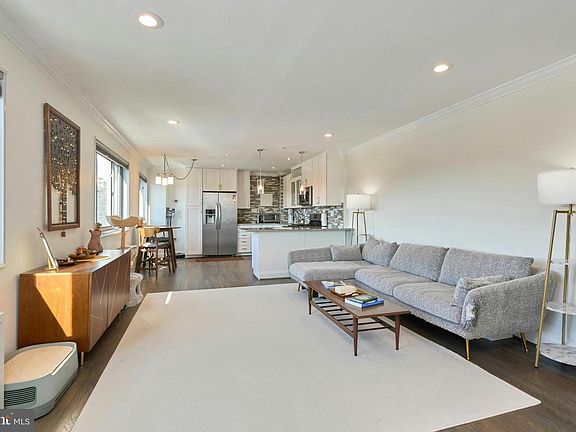 5th image of 1300 S Arlington Ridge Rd APT 504