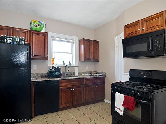 3rd image of 15 Woodman St