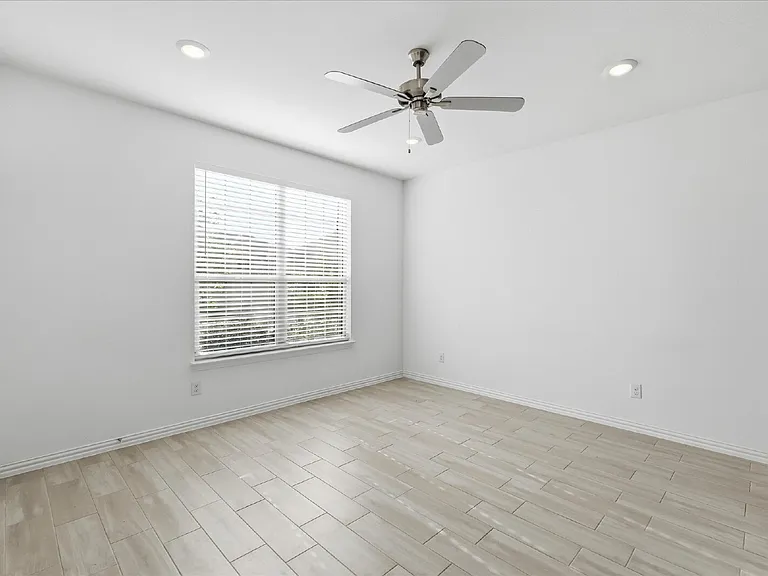 8316 Catalpa Ln — Photo 7