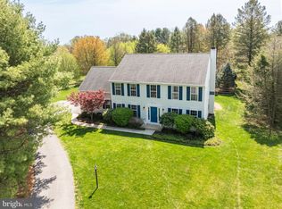 42 S Iroquois Ln, Chester Springs, PA 19425