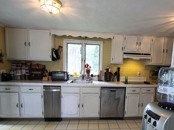 3rd image of 4664 Anderson Dr
