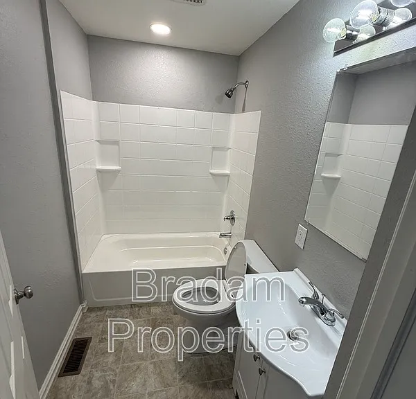 402 S Cedar St — Photo 9