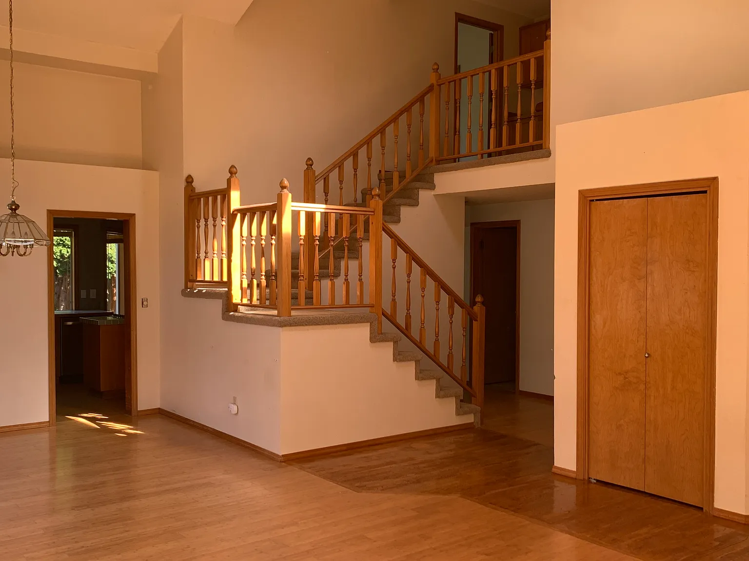 4 bed, 2.5 bath, 2189 sqft, $2,900 — Photo 3