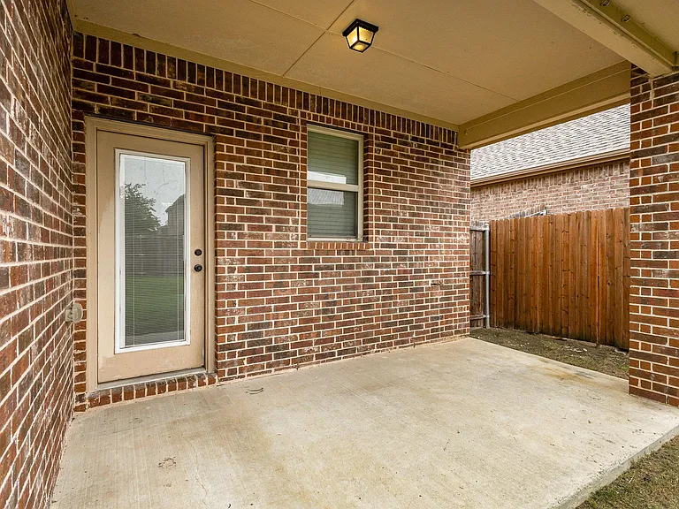 208 Whitman Dr — Photo 26