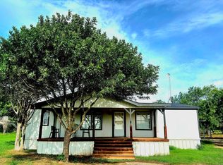 560 S View Dr, Lytle, TX 78052