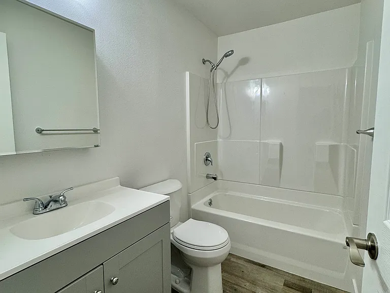 2340 Fairview Ave — Photo 10