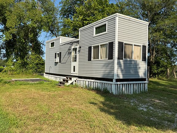 4th image of 801 N Main St #6