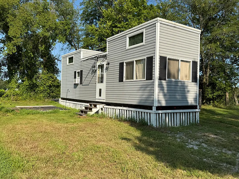 801 N Main St #6 — Photo 4