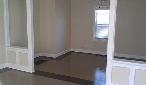 2nd image of 211 New Market Ave