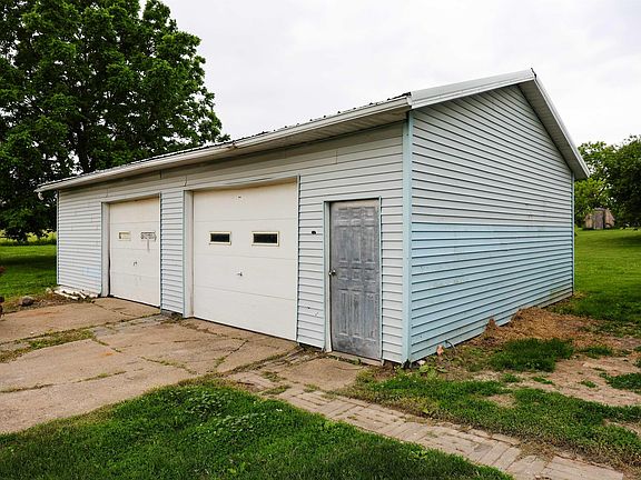 2nd image of 8595 E Metz Rd