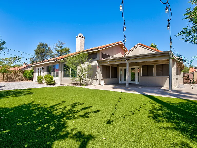1945 E Velvet Dr — Photo 39