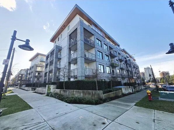 648 Lea Ave #302, Coquitlam, BC V3J 4H4